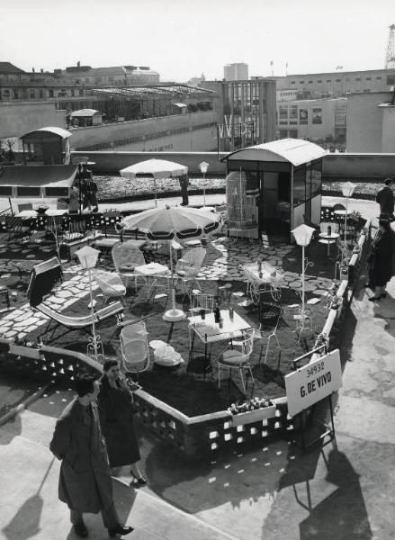 Fiera di Milano - Campionaria 1958 - Terrazzo Belvedere - Mostra mobili e giochi da giardino, delle aiuole fiorite e dei giardini pensili