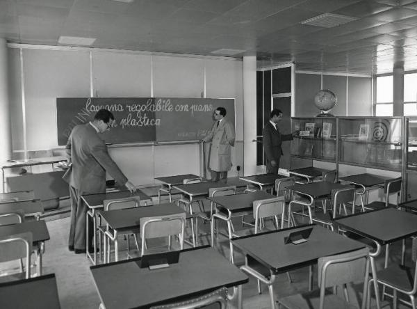 Fiera di Milano - Campionaria 1958 - Largo X - Scuola modello - Interno