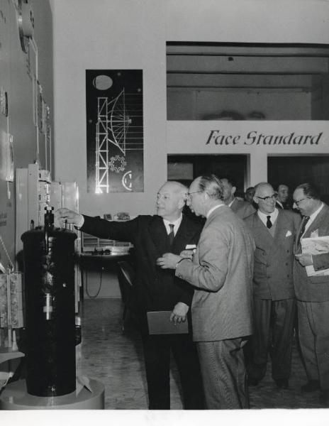 Fiera di Milano - Campionaria 1959 - Visita del ministro delle poste e delle telecomunicazioni Giuseppe Spataro