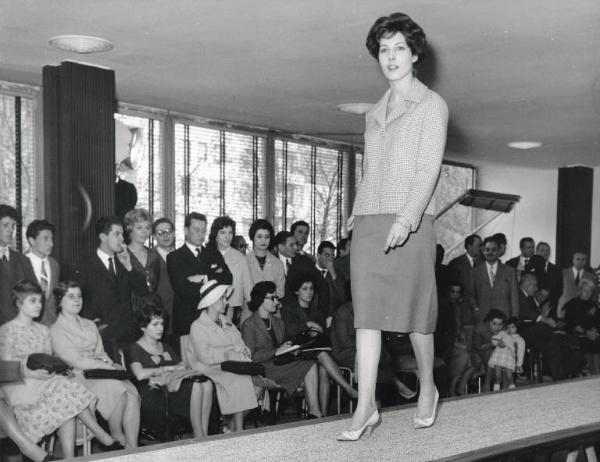 Fiera di Milano - Campionaria 1959 - Sfilata di moda