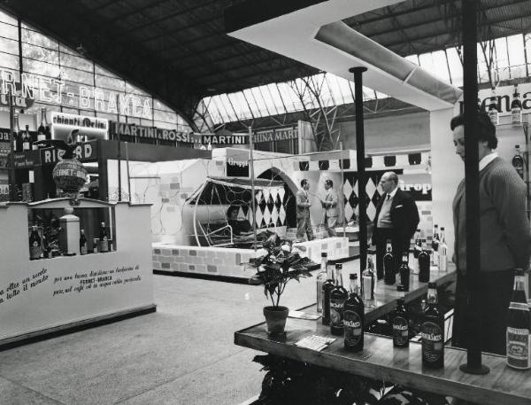 Fiera di Milano - Campionaria 1959 - Padiglione vini - Interno