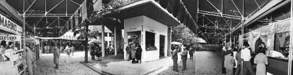 Fiera di Milano - Campionaria 1959 - Corte dei vini - Veduta panoramica