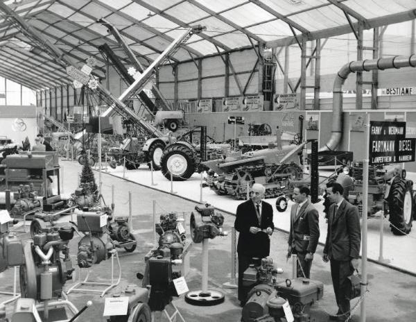 Fiera di Milano - Campionaria 1959 - Padiglione macchine e apparecchi per l'agricoltura - Interno