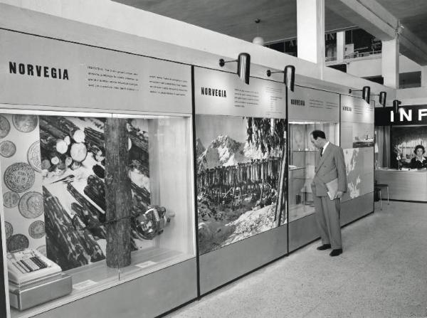 Fiera di Milano - Campionaria 1959 - Palazzo delle nazioni - Mostra ufficiale della Norvegia