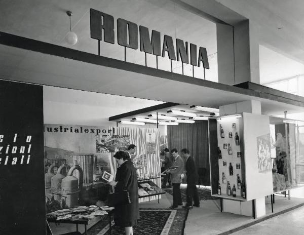 Fiera di Milano - Campionaria 1959 - Palazzo delle nazioni - Mostra ufficiale della Romania