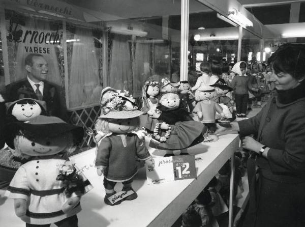 Fiera di Milano - Campionaria 1959 - Padiglione del giocattolo - Interno