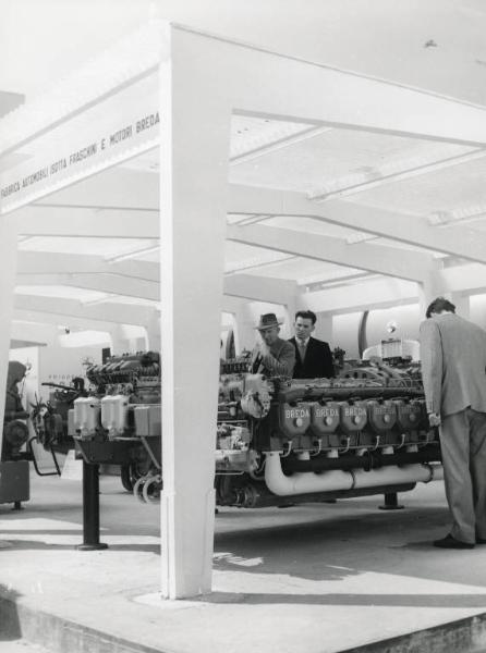 Fiera di Milano - Campionaria 1959 - Padiglione della Breda - Interno - Motori