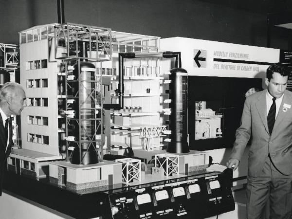 Fiera di Milano - Campionaria 1959 - Mostra applicazioni dell'energia nucleare - Modello di reattore nucleare