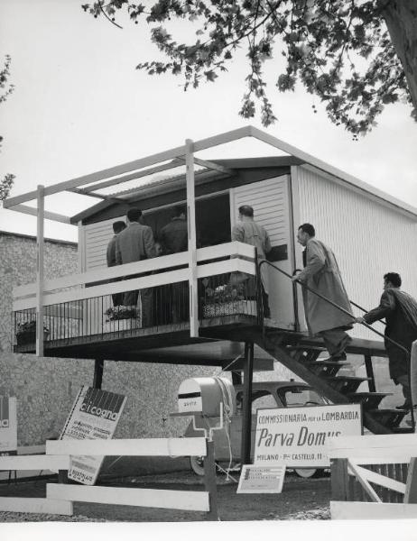 Fiera di Milano - Campionaria 1959 - Viale dei prefabbricati - Modello di casa prefabbrica Parva Domus