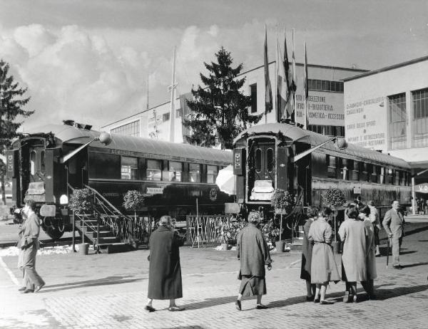 Fiera di Milano - Campionaria 1959 - Carrozze ferroviarie della Compagnie Internationale des Wagons-Lits (CIWL)