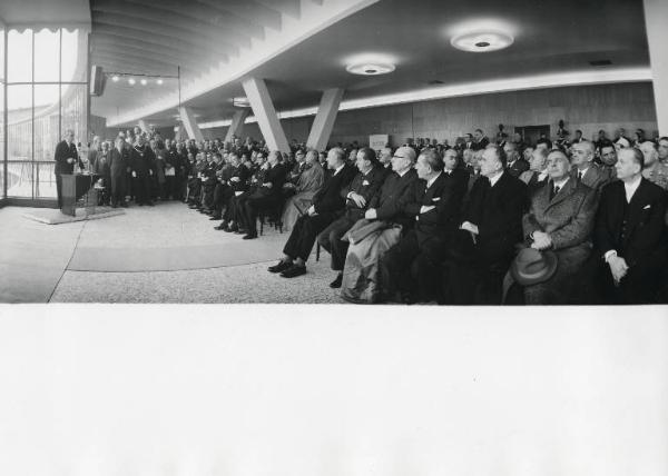 Fiera di Milano - Campionaria 1960 - Visita del ministro dell'industria e del commercio Emilio Colombo in occasione della inaugurazione - Discorso del presidente Silvio Coggi
