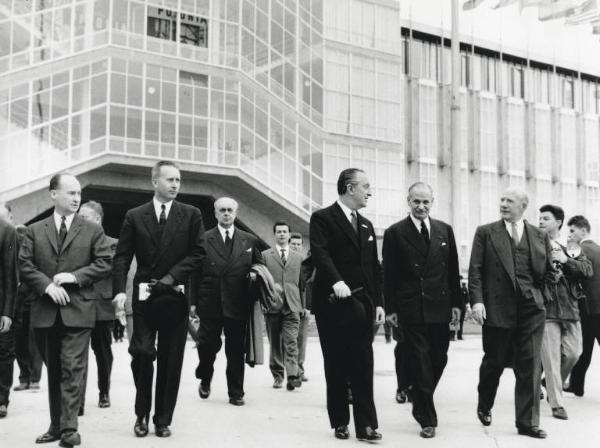Fiera di Milano - Campionaria 1960 - Visita dell'ambasciatore francese Gaston Palewski