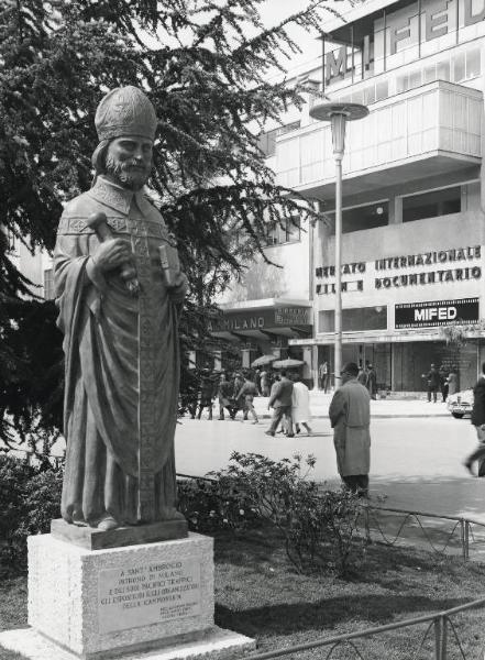 Fiera di Milano - Campionaria 1960 - Scultura di Sant'Ambrogio patrono di Milano