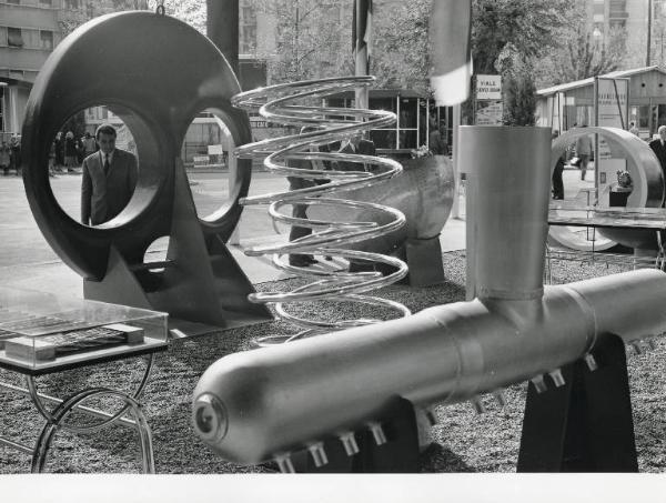 Fiera di Milano - Campionaria 1960 - Area espositiva all'aperto della Mannesmann