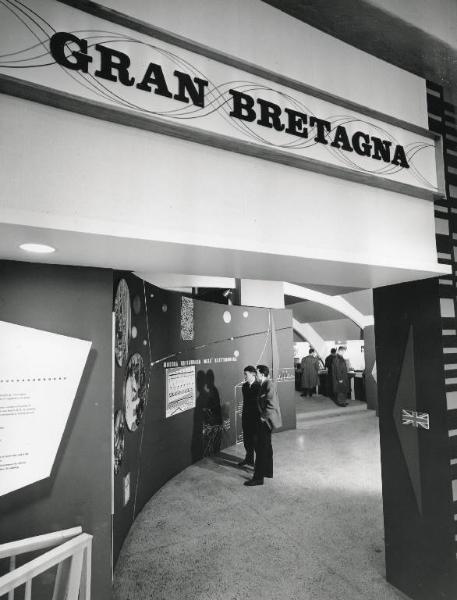 Fiera di Milano - Campionaria 1960 - Palazzo delle nazioni - Mostra ufficiale della Gran Bretagna