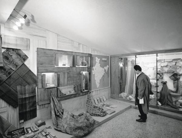 Fiera di Milano - Campionaria 1960 - Palazzo delle nazioni - Mostra ufficiale dell'India