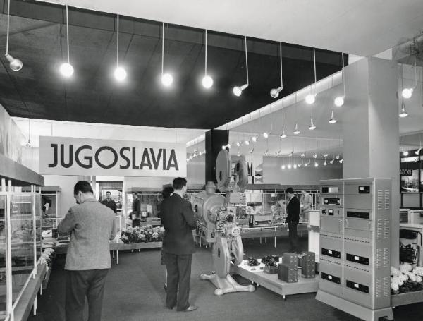 Fiera di Milano - Campionaria 1960 - Palazzo delle nazioni - Mostra ufficiale della Jugoslavia