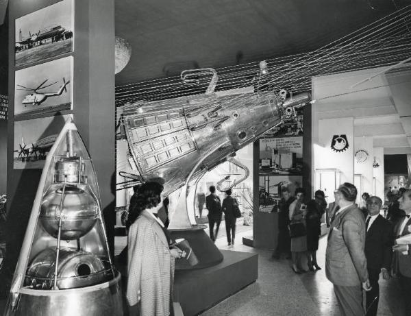 Fiera di Milano - Campionaria 1960 - Palazzo delle nazioni - Mostra ufficiale dell'Unione Sovietica