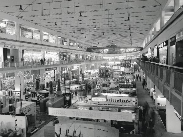 Fiera di Milano - Campionaria 1960 - Padiglione elettronica, elettrotecnica e telecomunicazioni - Interno