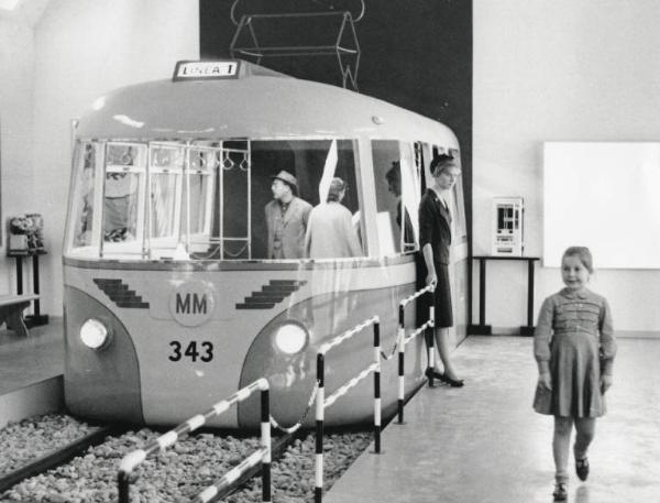 Fiera di Milano - Campionaria 1960 - Padiglione del Gruppo Montecatini - Prototipo della metropolitana di Milano