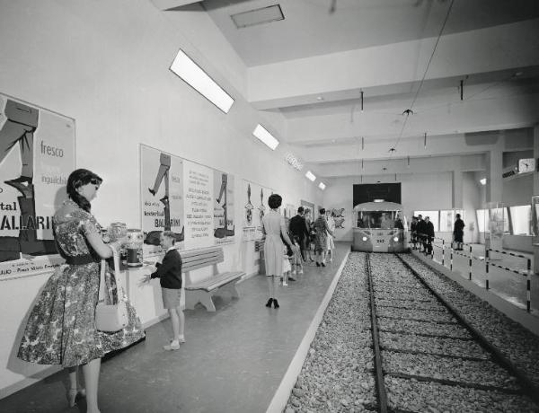 Fiera di Milano - Campionaria 1960 - Padiglione del Gruppo Montecatini - Prototipo della metropolitana di Milano