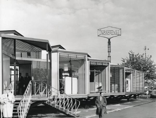 Fiera di Milano - Campionaria 1960 - Padiglione Manifattura Ceramica Pozzi - Veduta esterna