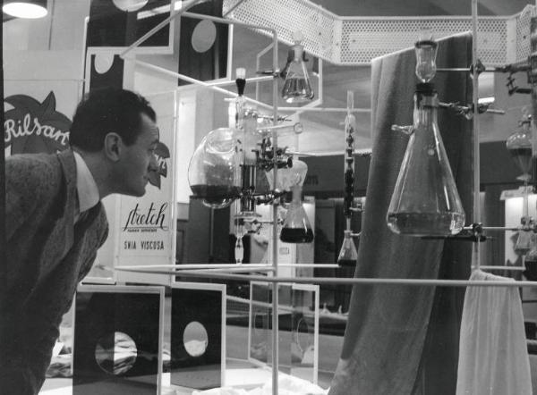 Fiera di Milano - Campionaria 1956 - Padiglione dei tessili e dell'abbigliamento - Stand della Snia Viscosa