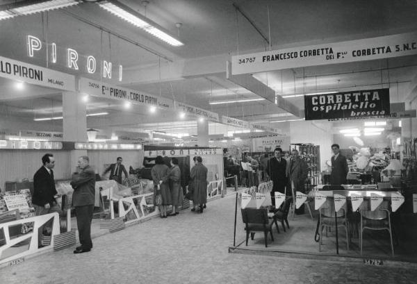 Fiera di Milano - Campionaria 1956 - Padiglione del mobilio e dell'arredamento - Interno