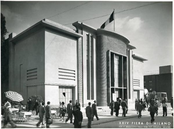 Fiera di Milano - Campionaria 1946 - Teatro della moda