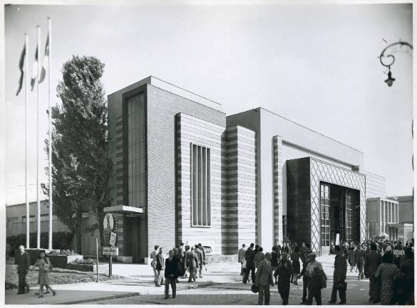 Fiera di Milano - Campionaria 1946 - Viale dell'industria - Padiglione 25