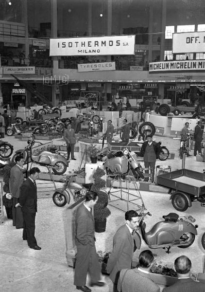 Fiera di Milano - Campionaria 1950 - Padiglione 31 - Motocicli