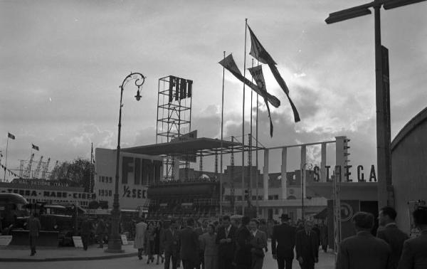 Fiera di Milano - Campionaria 1950 - Padiglione 41 - Area espositiva Fiat