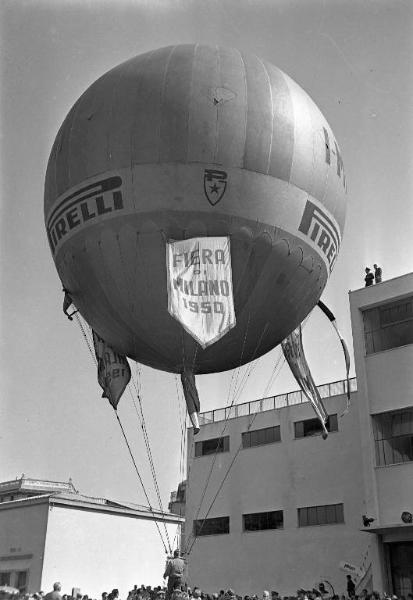 Fiera di Milano - Campionaria 1950 - Pubblicità Pirelli