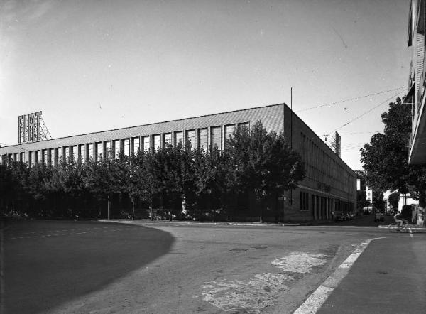 Milano - 1950 - Autorimessa e ricambi Fiat