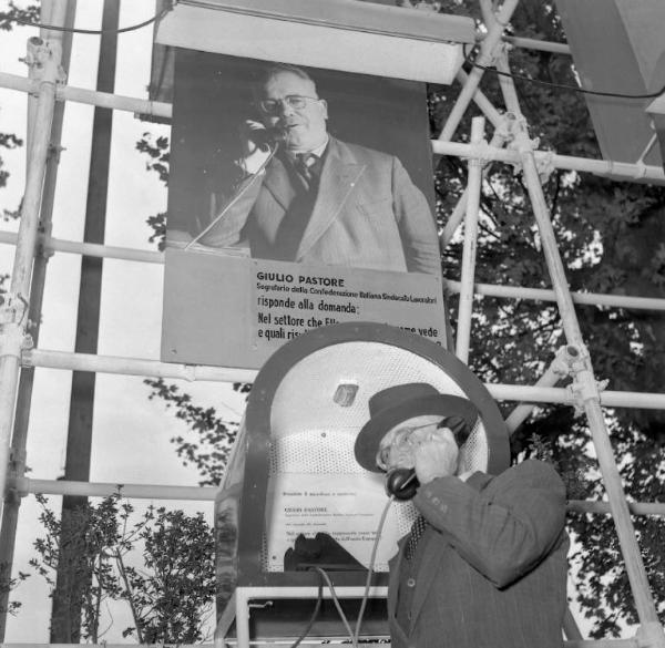 Fiera di Milano - Campionaria 1952 - Mostra Voi e l'Europa - Visitatori