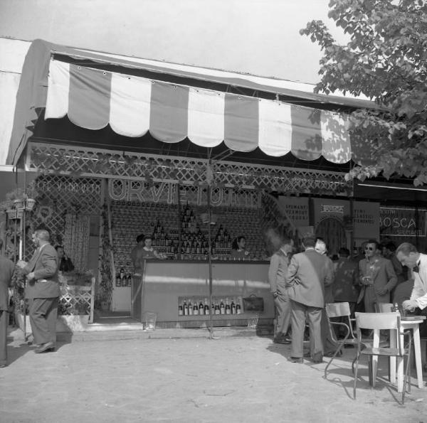 Fiera di Milano - Campionaria 1952 - Prodotti vinicoli