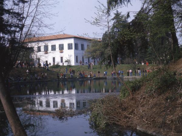 Corbetta - Palazzo comunale - Laghetto