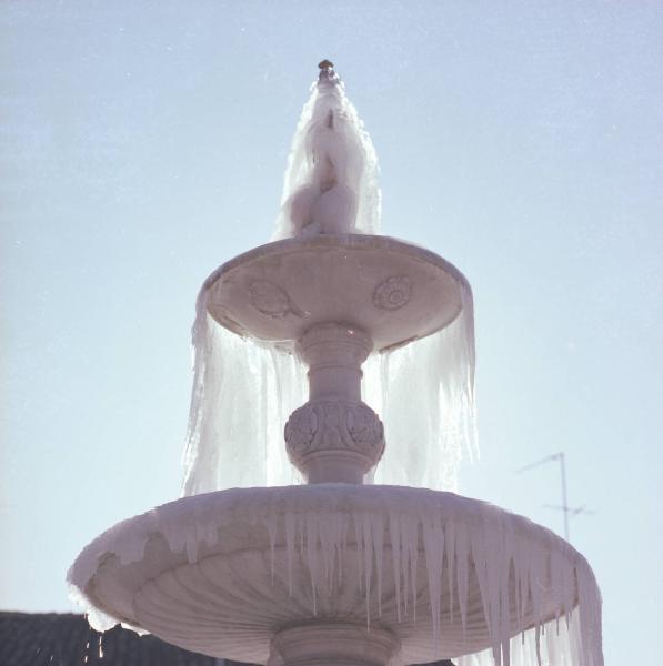 Corbetta - Piazza del Popolo - Fontana