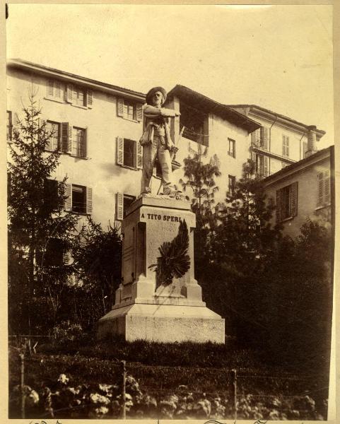 Brescia - Monumento a Tito Speri eseguito da Domenico Ghidoni