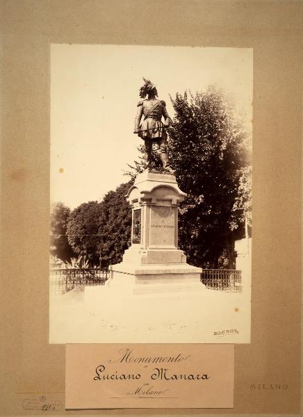 Milano - Monumento a Luciano Manara, opera di Francesco Barzaghi