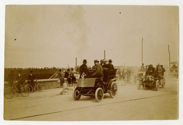 Automobili degli inizi del Novecento