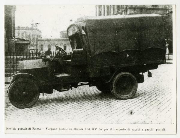 Roma - Furgone postale su chassis Fiat XV ter per il trasporto di sacchi e pacchi postali