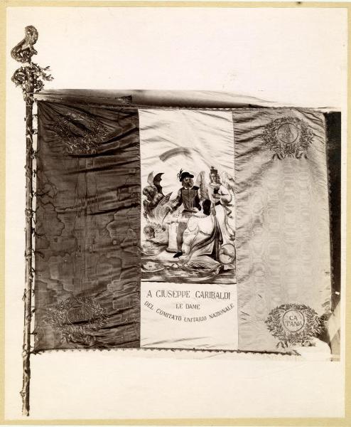 Bandiera offerta a Garibaldi dalle dame del Comitato Unitario Nazionale e da lui assegnata ai carabinieri genovesi