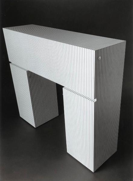 Scrivania "Nefertiti" - Ettore Sottsass - 1969 - Poltronova - Milano - Studio Ballo&Ballo