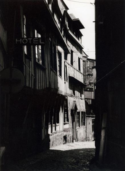 Rouen - Strada in penombra