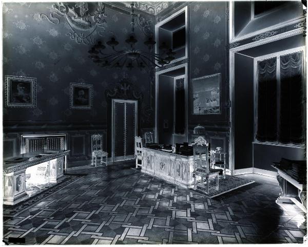 Milano - Palazzo Marino - interno - ritratto di Benito Mussolini - ritratto di Vittorio Emanuele III - dipinto