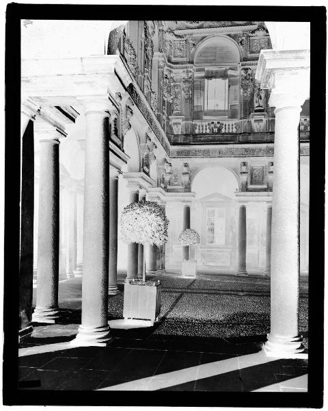 Milano - Palazzo Marino - veduta del cortile principale