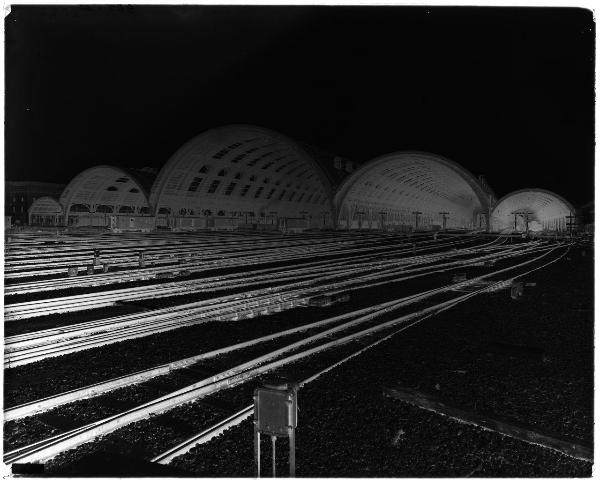 Milano - Stazione Centrale - interni - arcate - binari