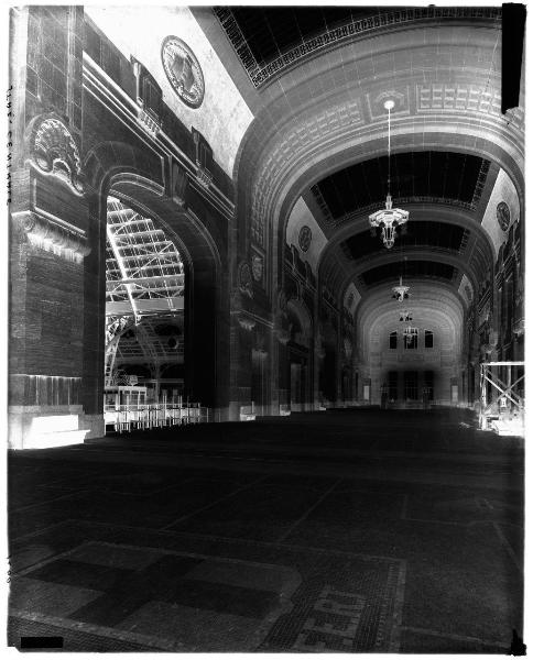 Milano - Stazione Centrale - interno - galleria superiore