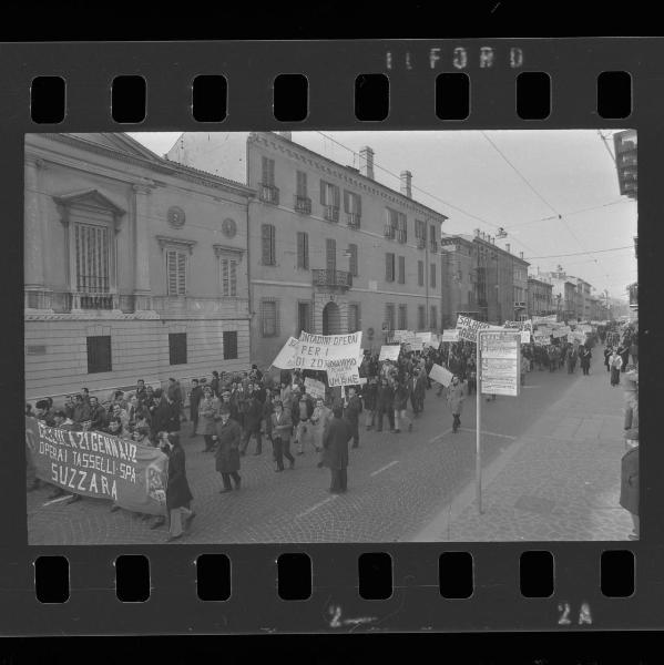 Manifestazione sciopero generale - Mantova - Corso Vittorio Emanuele - Corteo